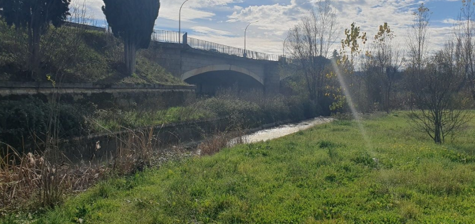 La &lsquo;futura&rsquo; Alameda de la Moretona contar&aacute; con juegos, caseta-bar, aseos y una pasarela | Imagen 1