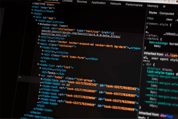 Sum&eacute;rgete en el Mundo del Estilo Hacked: Letras Glitch con Actitud Digital | Imagen 1