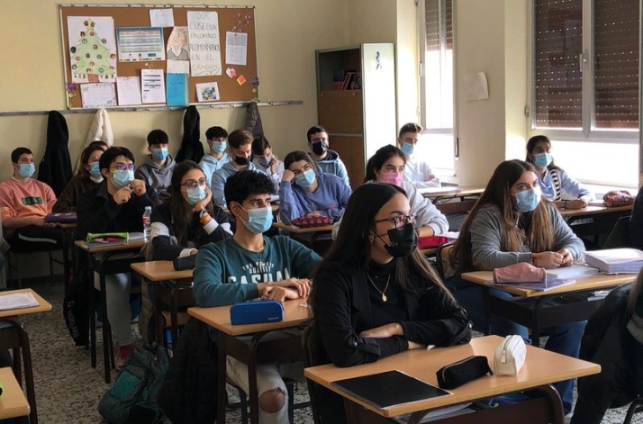 Escolares salmantinos aprenden Anatom&iacute;a con disecciones de &oacute;rganos de cordero y vaca | Imagen 1