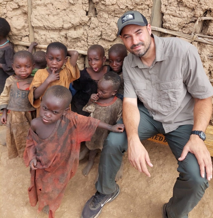 &ldquo;El miedo y el peligro me gustan", explica Chema S&aacute;nchez, el empresario de Carbajosa que viaja por el mundo 9 meses al a&ntilde;o  | Imagen 3