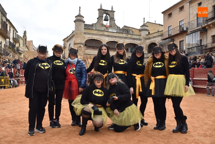 La Escuela de Adultos tambi&eacute;n pisa la Plaza Mayor | Imagen 1