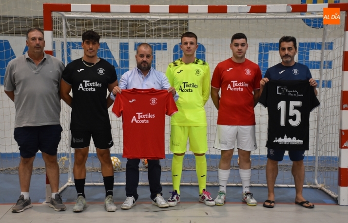 El III Senior presenta sus equipaciones para la nueva temporada | Imagen 1