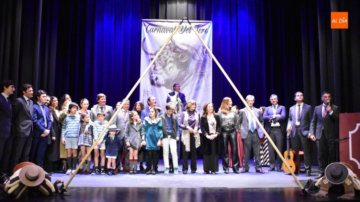 La Familia De la Puerta triunfa con caballo incluido sobre el escenario del Teatro Nuevo | Imagen 5