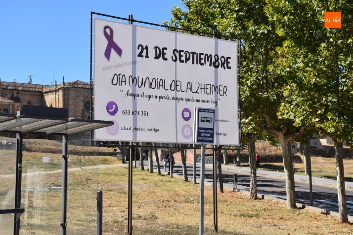 Instalada una pancarta de concienciaci&oacute;n al hilo del D&iacute;a Mundial del Alzheimer | Imagen 1