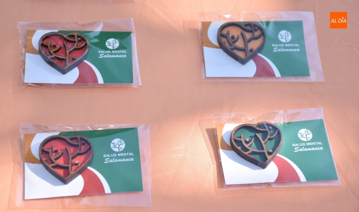 Salud Mental-AFEMC conmemora el D&iacute;a Mundial concienciando a los mirobrigenses en plena calle  | Imagen 1