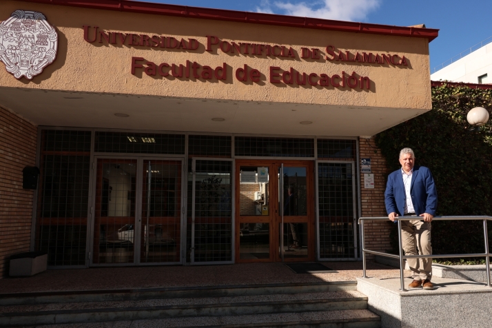 Fernando Gonz&aacute;lez: "El 50 aniversario de la Facultad de Educaci&oacute;n es una oportunidad para pensar qu&eacute; maestros necesita hoy la sociedad" | Imagen 2