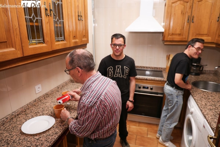 La experiencia de Antonio, Alejandro y Jorge: tres salmantinos usuarios de una vivienda semitutelada de Asprodes | Imagen 1