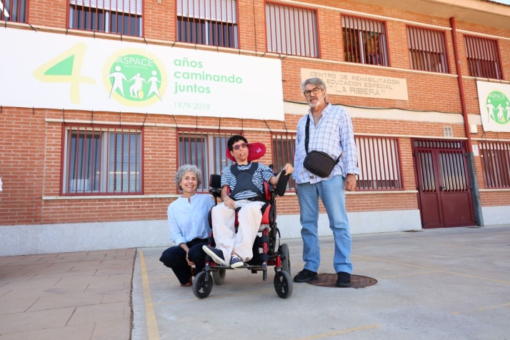 &ldquo;Nos han dado una vida, a nosotros y a nuestras hijas&rdquo; | Imagen 1