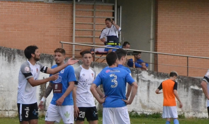))) El 3&ordm; D&iacute;a [2 MAY 22] Una tarde de f&uacute;tbol y... &iexcl;masajes! | Imagen 7