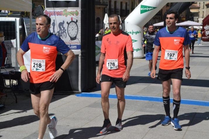 ))) El 3&ordm; D&iacute;a [25 ABR 22] Historias de la Media | Imagen 13