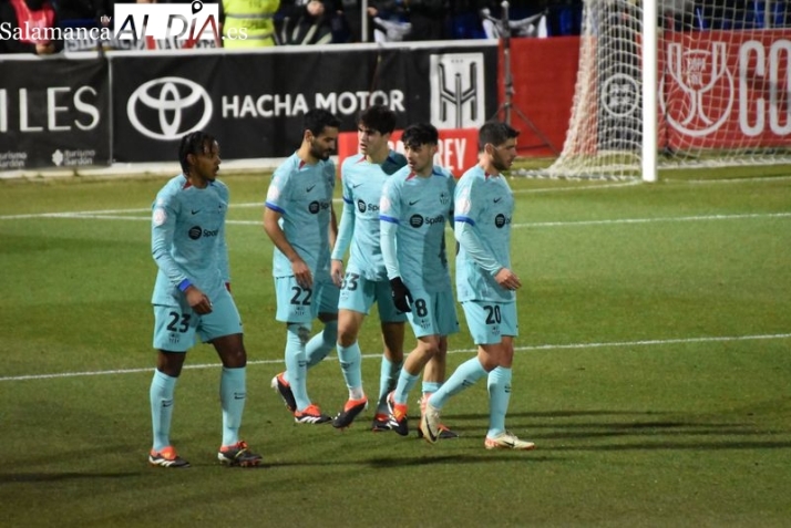 FOTOS | Los abuelos paternos de Pau Cubars&iacute; visitan la Pe&ntilde;a Barcelonista de Salamanca para ver el 7-2 al Newcastle en Champions | Imagen 1