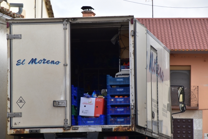 'El Moreno', el vendedor ambulante que recorre los pueblos de Salamanca por lealtad a los vecinos: "Si fuera por dinero, ya lo habr&iacute;a dejado" | Imagen 2