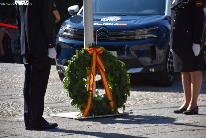 VÍDEO Y FOTOS | Salamanca, contra el terrorismo: Emotivo homenaje a las 188 víctimas de la Policía Nacional | Imagen 1