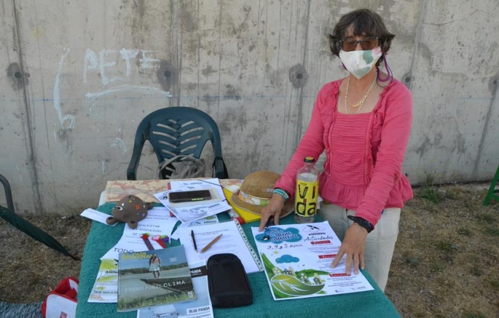Asenavis recoge firmas para pedir protecci&oacute;n para las orillas del &Aacute;gueda | Imagen 1