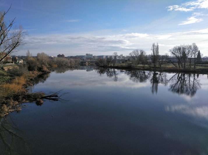El a&ntilde;orado corredor verde en las orillas del r&iacute;o Tormes. | Imagen 4