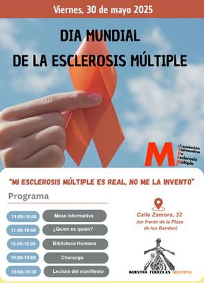 Flores solidarias y una 'biblioteca humana': ASDEM acerca la Esclerosis M&uacute;ltiple a los salmantinos en la Plaza de los Bandos | Imagen 1