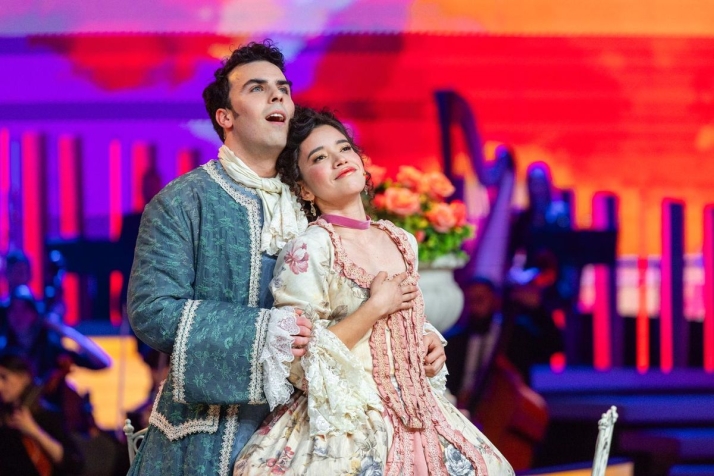 Esa&uacute; P&eacute;rez, el tenor salmantino que cambi&oacute; el rock por la &oacute;pera y conquist&oacute; TVE antes de su regreso a casa: "Es un mundo duro pero la pasi&oacute;n lo suple todo" | Imagen 3