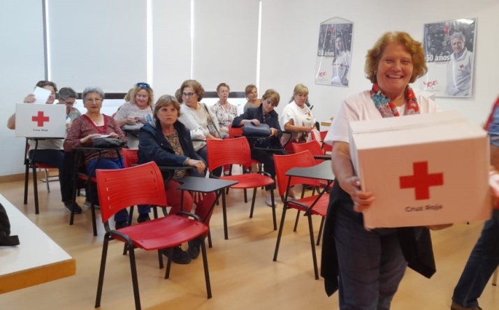 Cruz Roja entrega kits de ahorro energ&eacute;tico para reducir el consumo en el hogar | Imagen 1