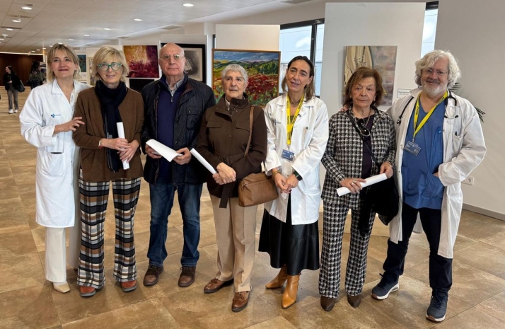 FOTOS | Nueve m&eacute;dicos aficionados a la pintura exponen sus obras en el Hospital de Salamanca  | Imagen 1