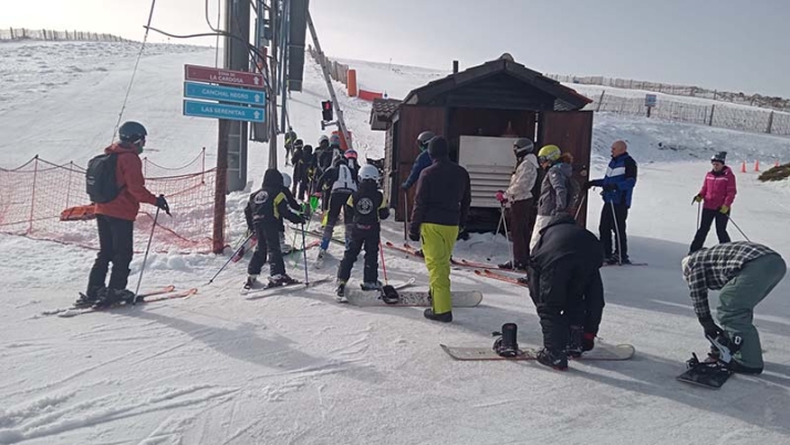 La Covatilla amanece con el blanco de la nieve | Imagen 1