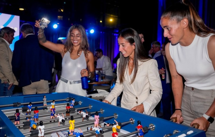 Carmen &Aacute;lvarez representa a la plantilla del Real Betis en la gala de apertura de la Liga F 24/25 | Imagen 1