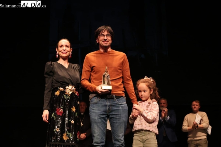 David G&oacute;mez Roll&aacute;n, autor del cartel de la Semana Santa: "Esta foto la busqu&eacute; durante tres a&ntilde;os" | Imagen 1