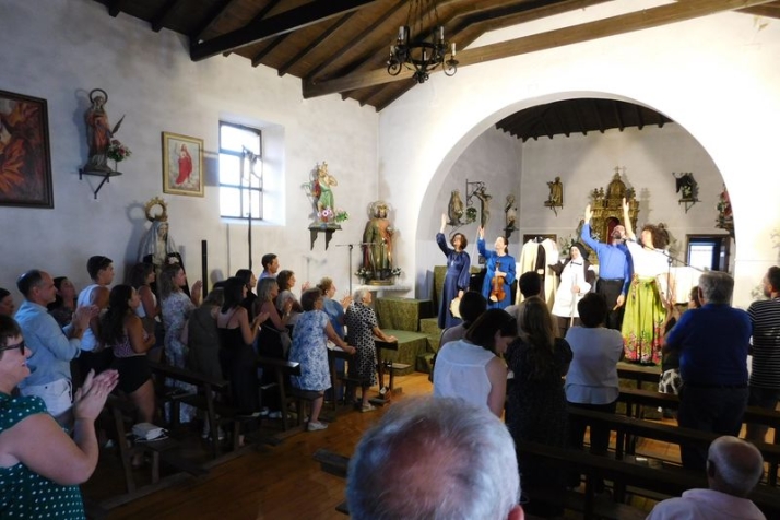 Emoci&oacute;n en Galisancho con el montaje teatral sobre San Juan de la Cruz | Imagen 2