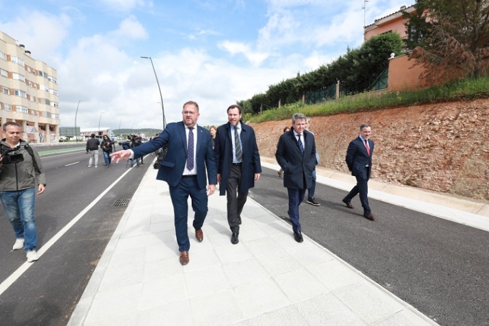 Saavedra y Fajardo cortada 8 meses, &iquest;por qu&eacute; no se ha aprovechado para mejorar esta vieja traves&iacute;a? | Imagen 5