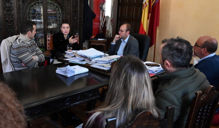 La influencer Monika Araujo recorre Ciudad Rodrigo de la mano de la Diputaci&oacute;n | Imagen 1