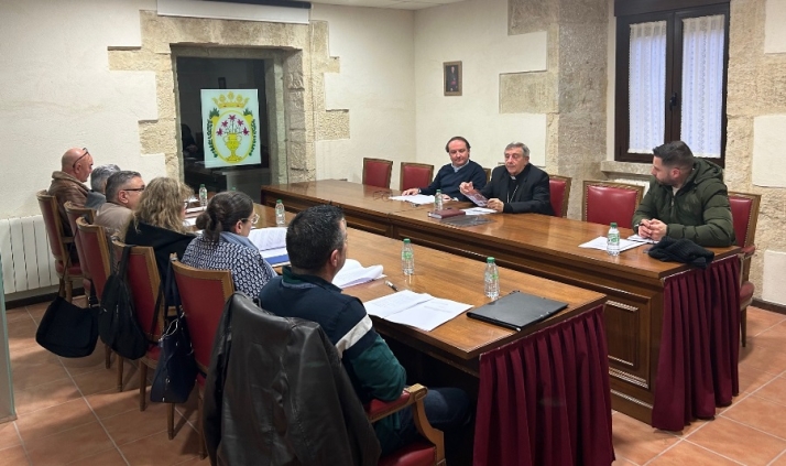 El Obispo mantiene un encuentro con las cofrad&iacute;as de Semana Santa | Imagen 1