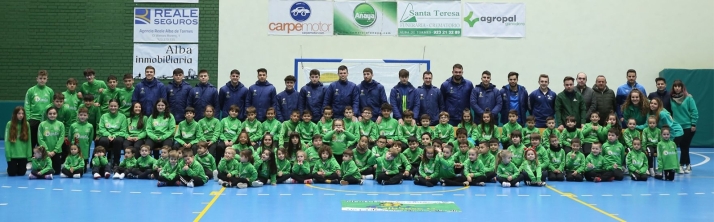 Las Escuelas Piensos Durán Albense se presentan en la tradicional gala de Navidad | Imagen 1