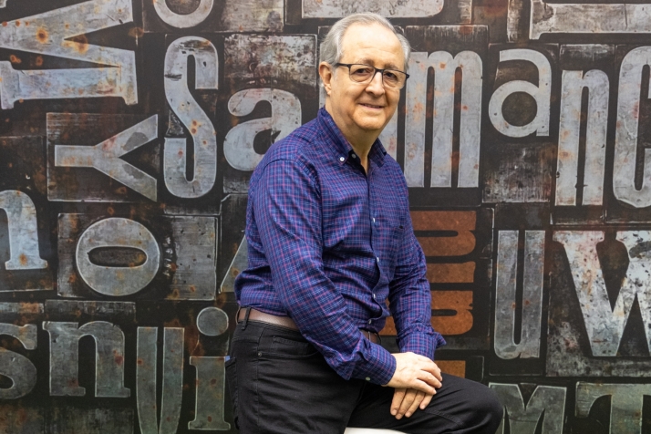 El nuevo reto de Jos&eacute; Antonio Sayagu&eacute;s tras el adi&oacute;s a 'Pelayo': "Pens&eacute; en cortarme la coleta pero me la jugu&eacute; con la zarzuela" | Imagen 2