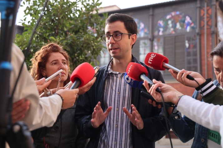 El PSOE exigir&aacute; la vuelta "inmediata" de los autobuses a la Plaza del Mercado | Imagen 1