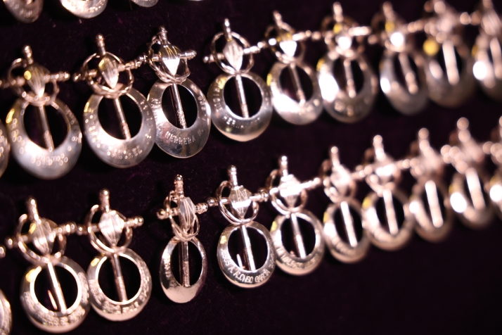 V&Iacute;DEO | La historia de las 221 medallas de difuntos que escoltan a Jes&uacute;s Nazareno: "Somos nazarenos hasta despu&eacute;s de la muerte" | Imagen 1