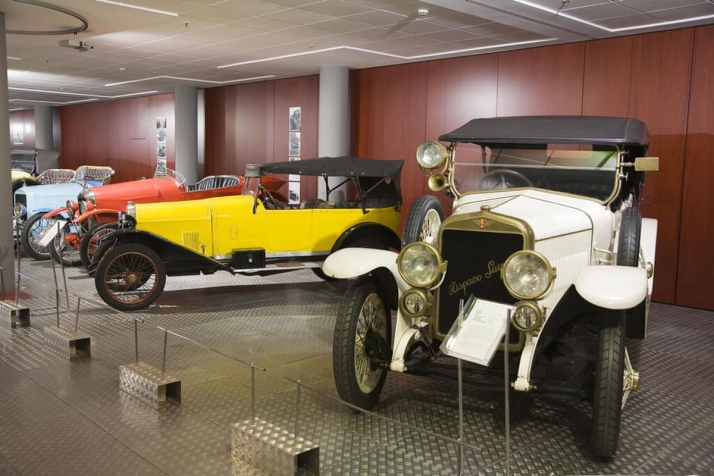 Del primer coche espa&ntilde;ol al F1 de Alonso: joyas de la automoci&oacute;n en Salamanca | Imagen 2
