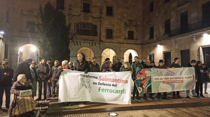 Con Renfe, hasta el infinito y m&aacute;s all&aacute;. | Imagen 3