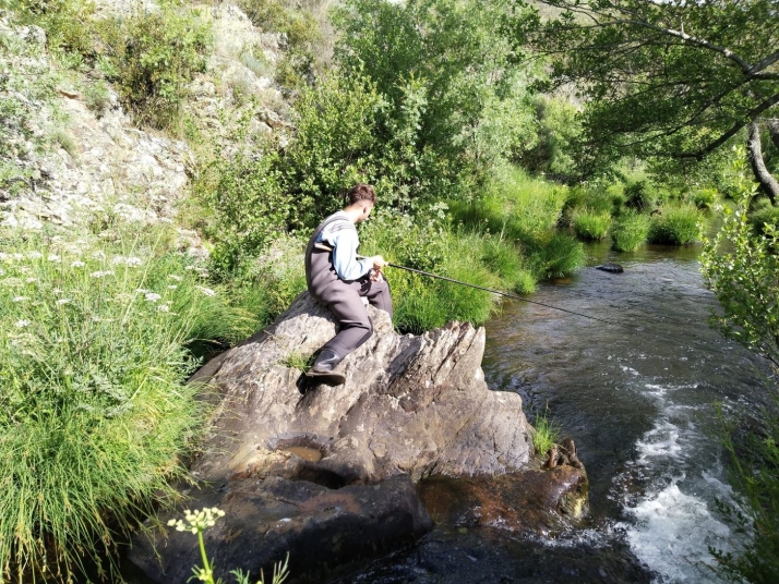 La pasi&oacute;n por la pesca desde los 3 a&ntilde;os de un joven salmantino: "Mi sue&ntilde;o es ser pescador profesional y acudir a campeonatos" | Imagen 2