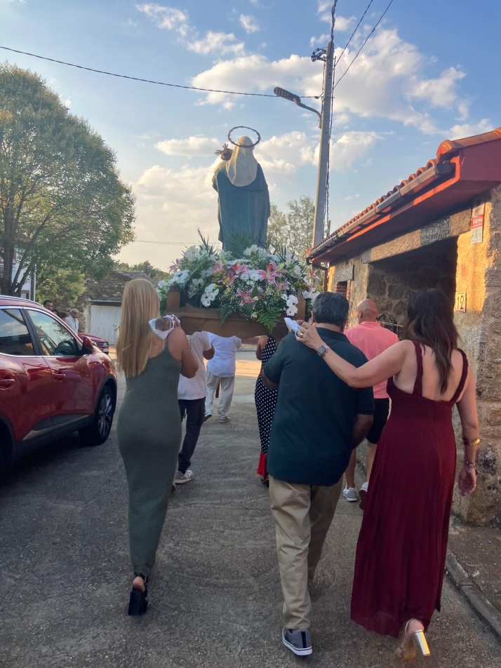 Donde el silencio tiene memoria: cr&oacute;nica de Navagallega | Imagen 1