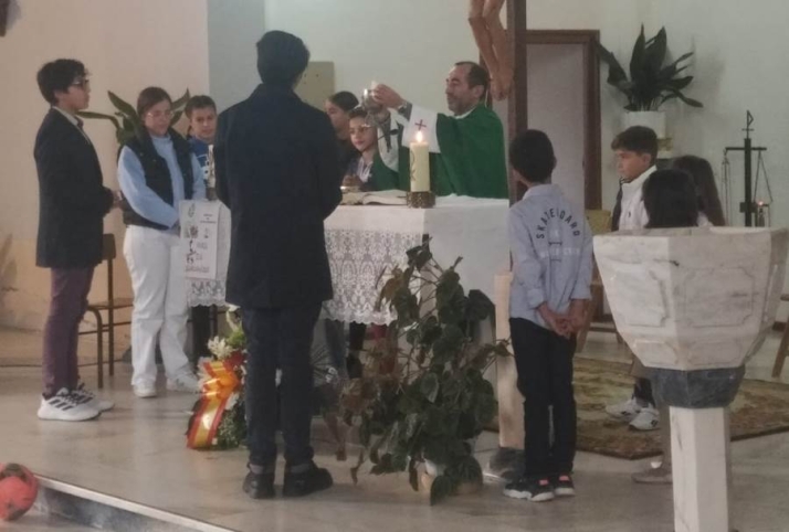 Fuentes de O&ntilde;oro da arranque al curso de Catequesis | Imagen 1
