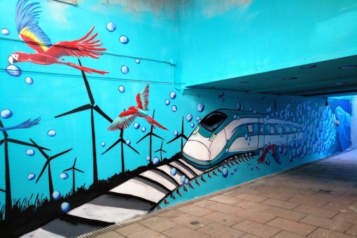 El ferrocarril, esencial&iacute;simo. Fuera de Madrid, de boquilla. | Imagen 1