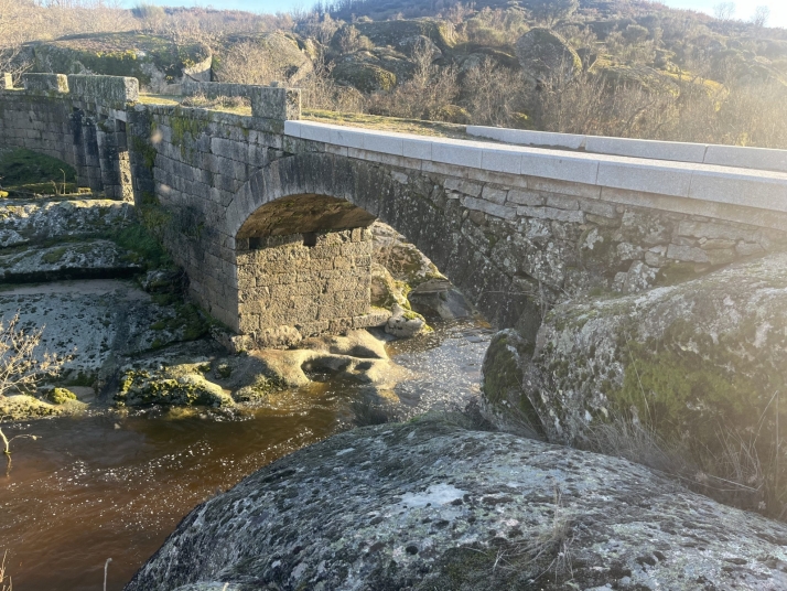 El puente y la iglesia salmantinas que lucen nueva imagen | Imagen 1
