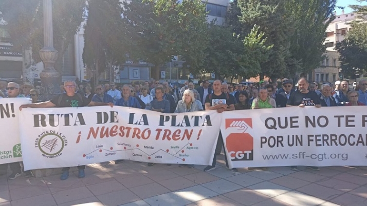 Quedan muchos pesados inasequibles sorteando el deliberado deterioro del ferrocarril. | Imagen 2