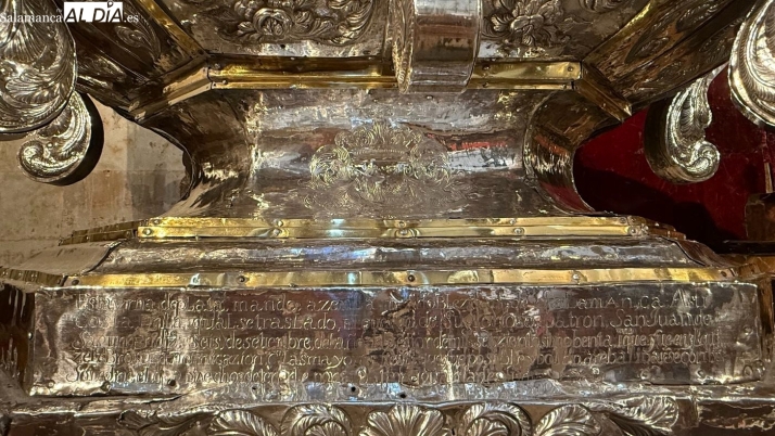 VÍDEO y FOTOS | Tres llaves para un santo: así se custodia la urna de plata de San Juan de Sahagún | Imagen 2