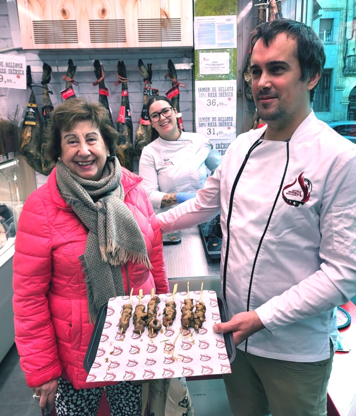 Ternera Charra convierte las carnicerías en cocinas en directo | Imagen 1