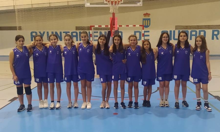 As&iacute; luce la nueva vestimenta de los equipos de la Escuela Municipal de Baloncesto Femenino | Imagen 1
