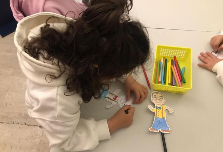 Los alumnos de 3º de Infantil del Colegio Miróbriga descubren todos los rincones del Teatro | Imagen 1