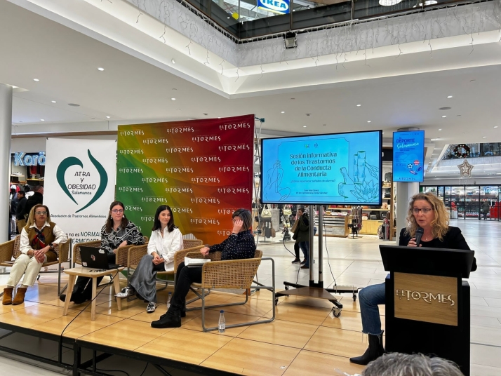 La labor fundamental de ATRA y Obesidad Salamanca:  &ldquo;Es crucial el acompa&ntilde;amiento tanto a familiares como a afectados" | Imagen 1