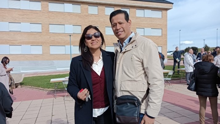 Sue&ntilde;os cumplidos, emoci&oacute;n, una sorpresa a su familia y la 'suerte' de chocar la mano al alcalde | Imagen 3