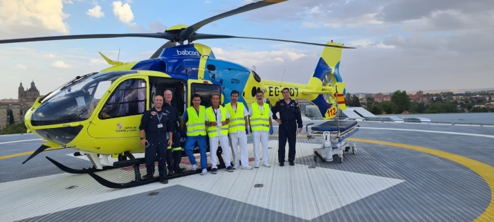 Rapidez y coordinaci&oacute;n para salvar vidas: as&iacute; es el protocolo del helipuerto que hay en el Hospital de Salamanca | Imagen 1