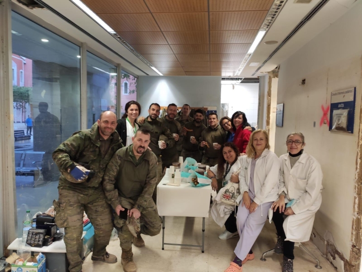 Del barro de la DANA a jurar bandera en Salamanca: la gratitud de una m&eacute;dica de Picanya a los soldados charros | Imagen 1
